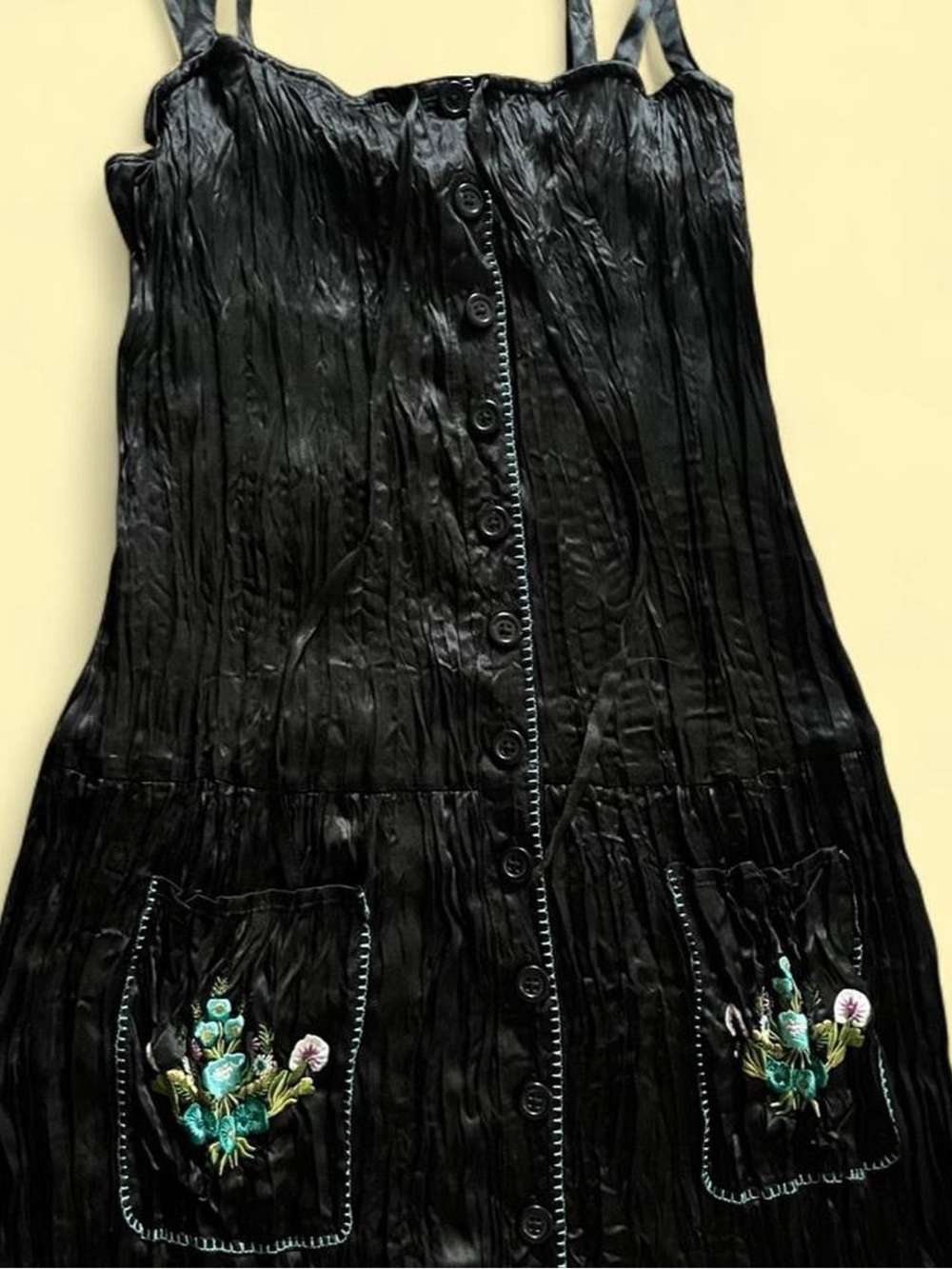 BETSEY JOHNSON • RARE VINTAGE 100% SILK FLORAL EMBROIDERY SLIP DRESS - Picture 2 of 8